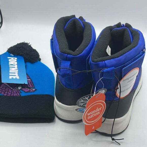 Big Boy Winter Boots&  Fortnight Hat & Gloves Set Size 4 - Picture 2 of 7